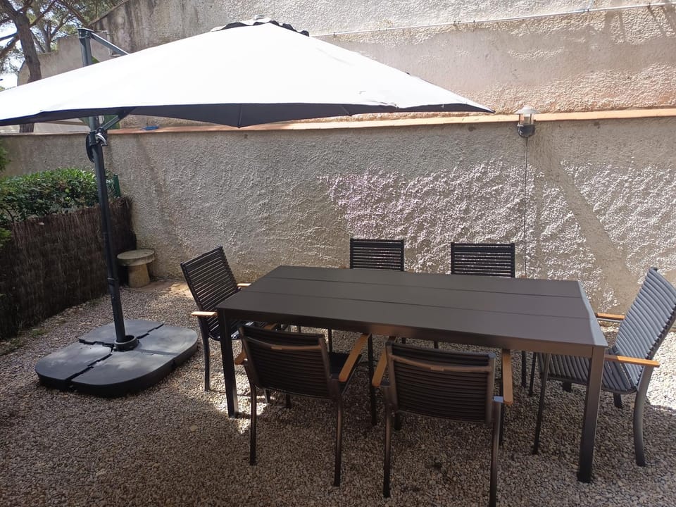 Garden, Dining area