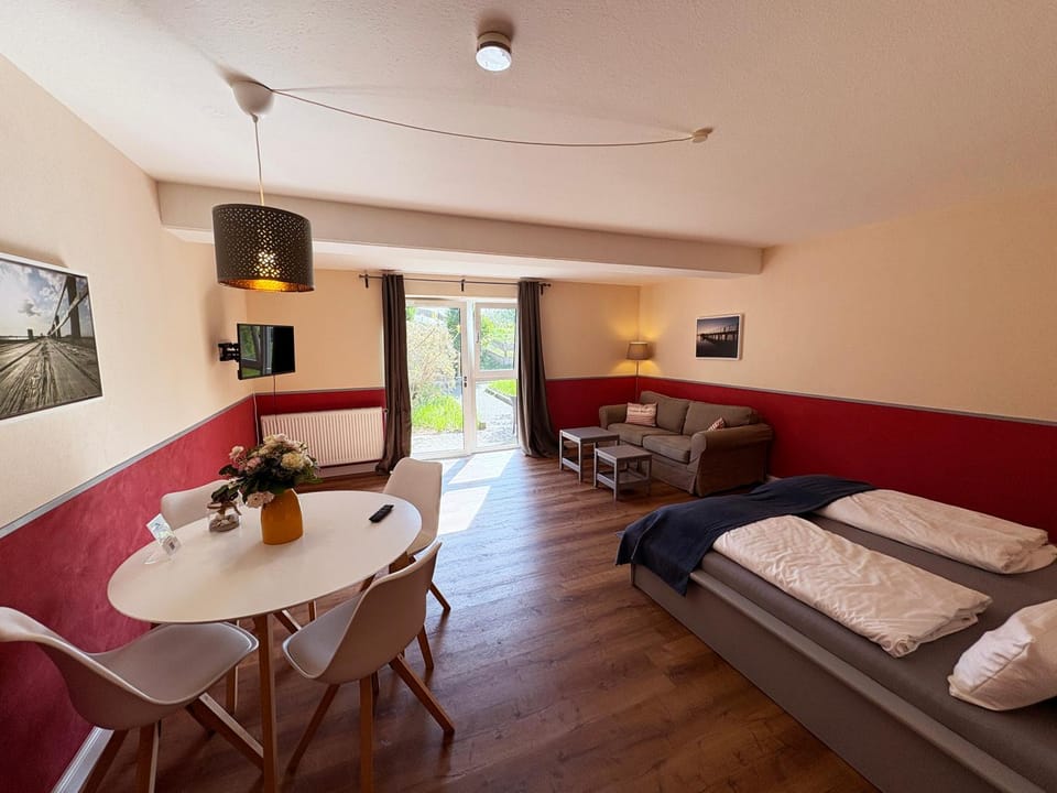 TV and multimedia, Photo of the whole room, Seating area