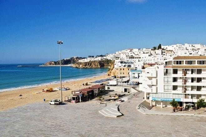 Nearby landmark, Facade/entrance, Beach, Landmark view, Location