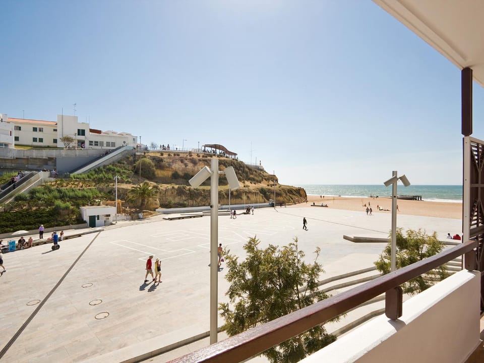 Nearby landmark, Balcony/Terrace, Beach, Sea view, Location