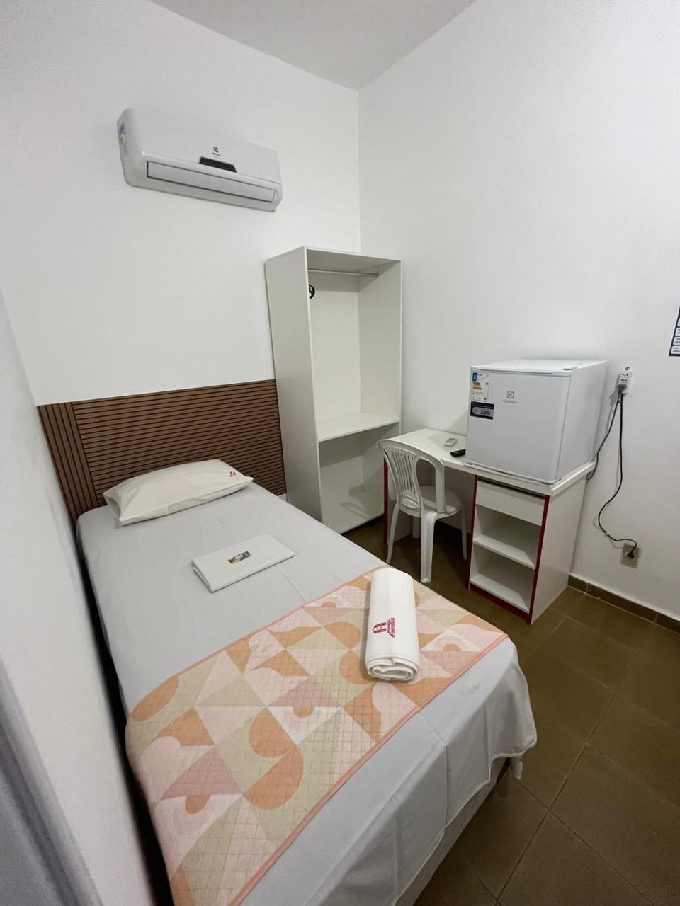 Bed, air conditioner
