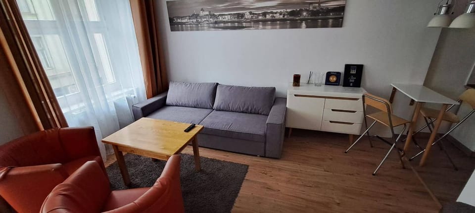 Bed, Living room