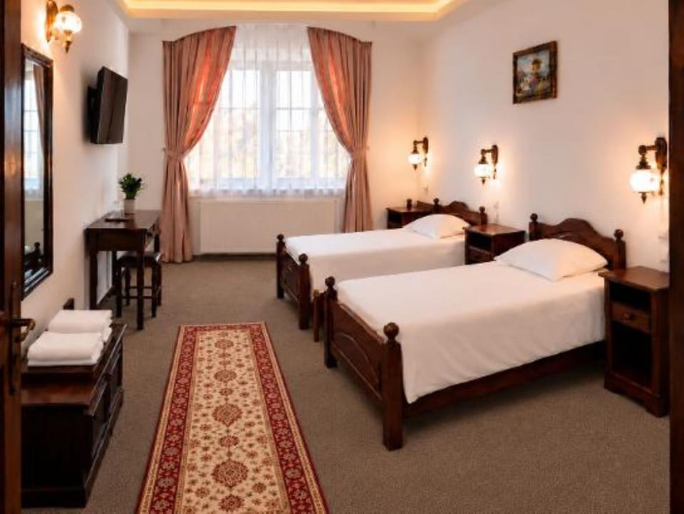 TV and multimedia, Photo of the whole room, internet, minibar, soundproof