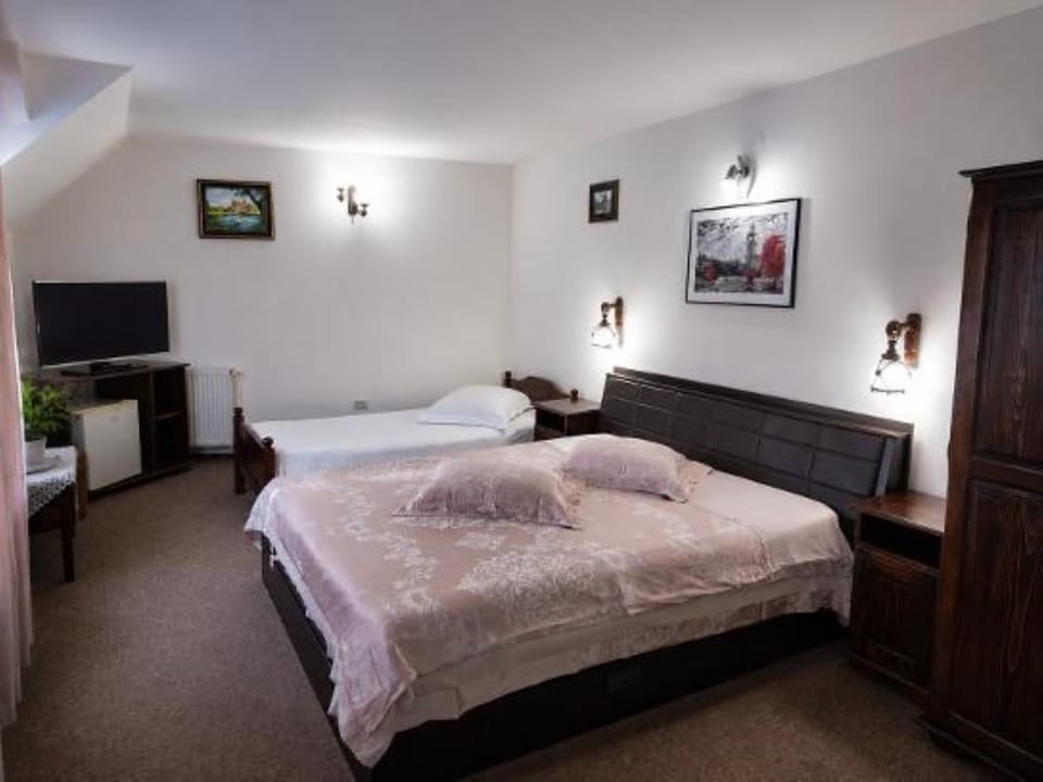 TV and multimedia, Photo of the whole room, internet, minibar, soundproof
