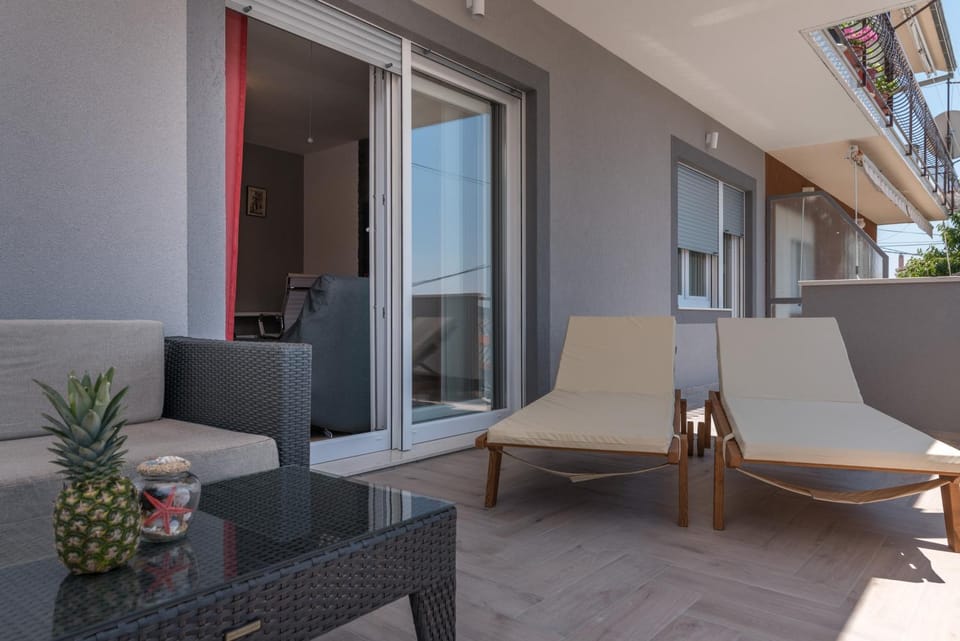 Day, View (from property/room), Balcony/Terrace, Garden view, Sea view