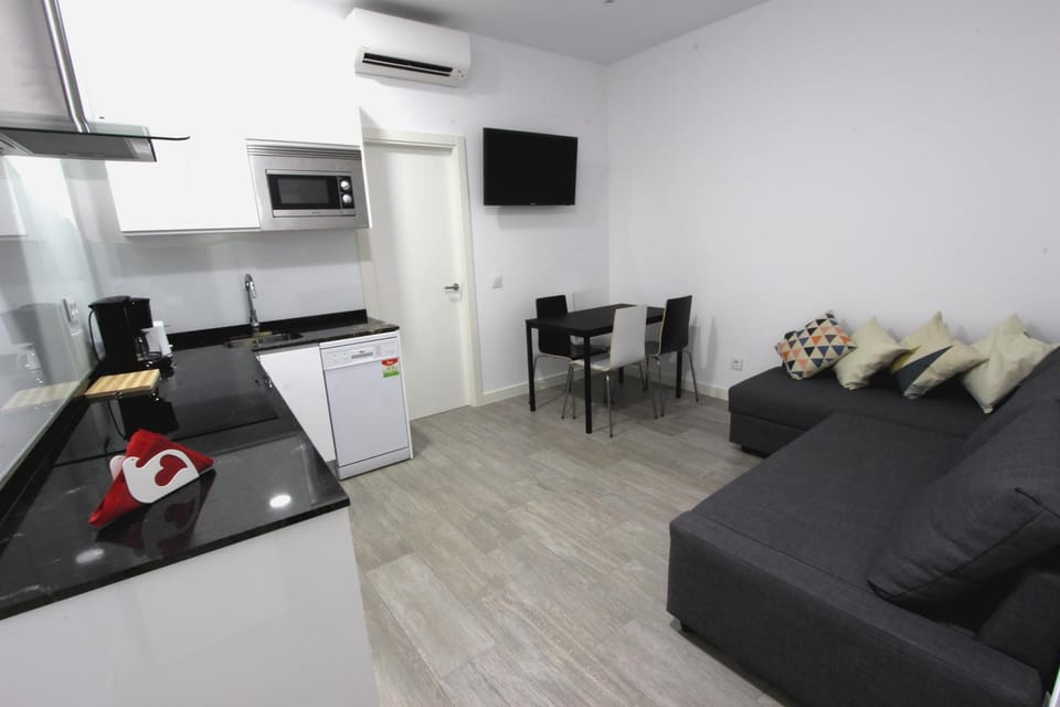 Kitchen or kitchenette, Living room, Seating area