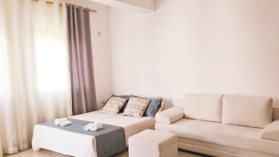 Communal lounge/ TV room, Bed