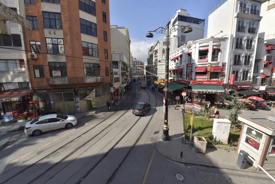 View (from property/room), City view, Landmark view, Street view, Area and facilities