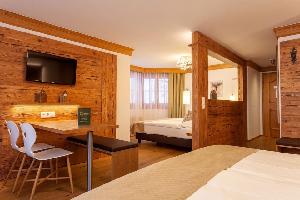 Bed, TV and multimedia, Photo of the whole room, Seating area