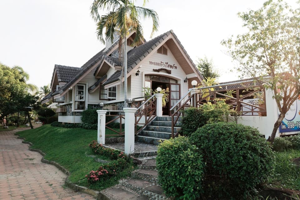 Facade/entrance, Lobby or reception, Decorative detail