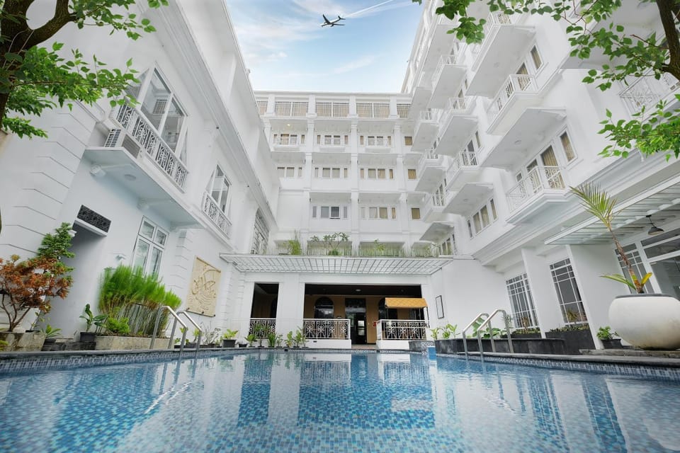 Property building, Swimming pool