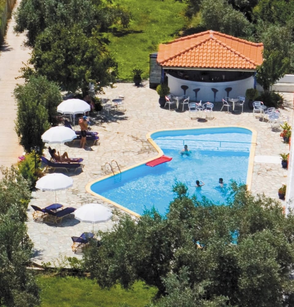 Swimming pool, Swimming pool