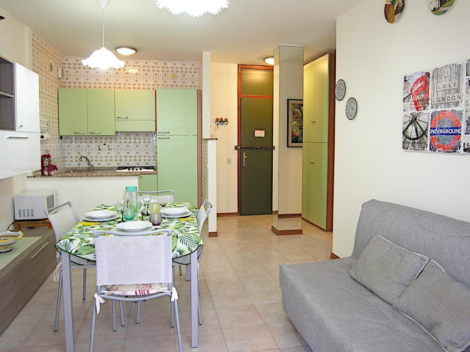 Kitchen or kitchenette, Living room, Dining area, stove