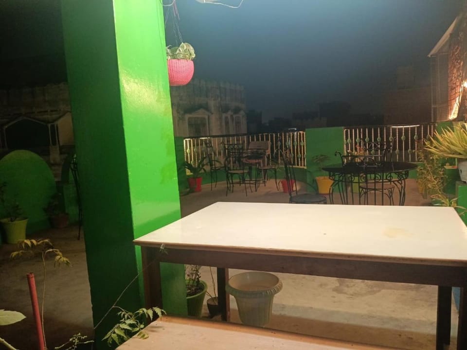 Sandhya Guest House Varanasi Near Ganga River Bed and Breakfast in Varanasi