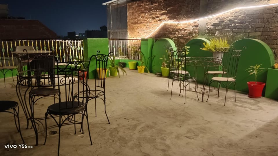 Sandhya Guest House Varanasi Near Ganga River Bed and Breakfast in Varanasi
