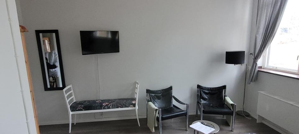 Seating area, Breakfast