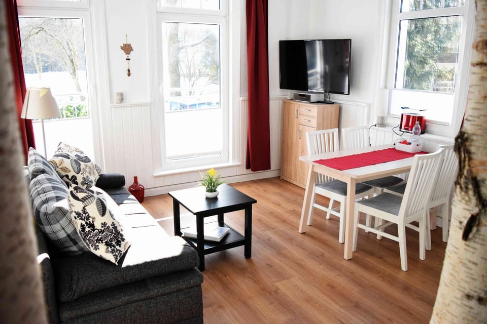 Living room, Dining area