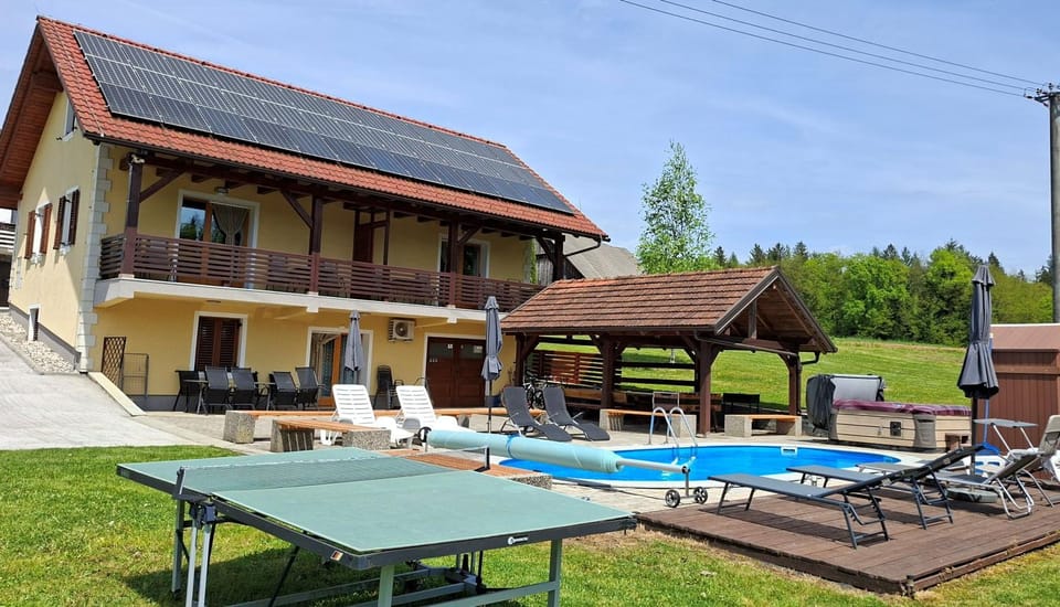Table tennis, Swimming pool
