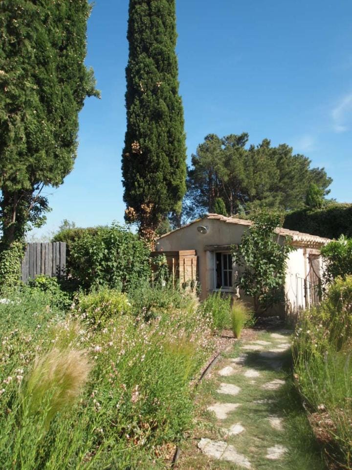 Facade/entrance, Garden view
