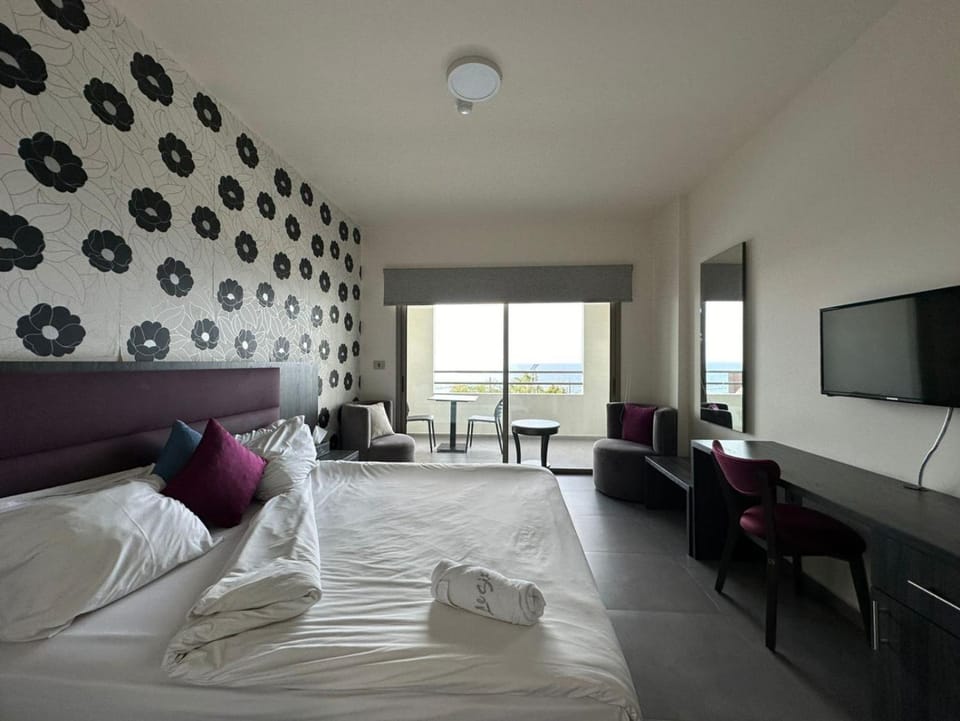 Le Six Hotel And Resort Resort in Africa