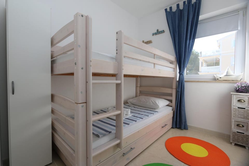 bunk bed