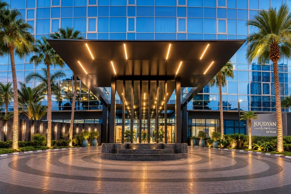Property building, Facade/entrance