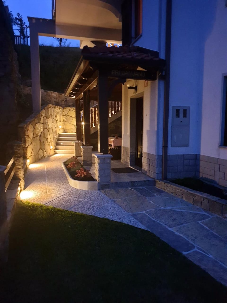 Facade/entrance