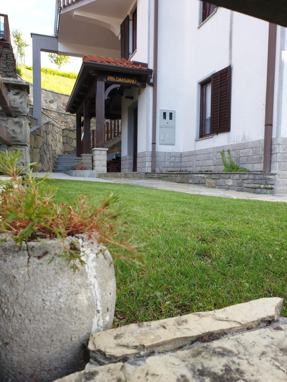 Facade/entrance