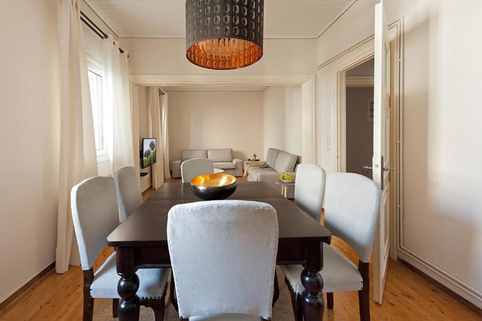Living room, Seating area, Dining area