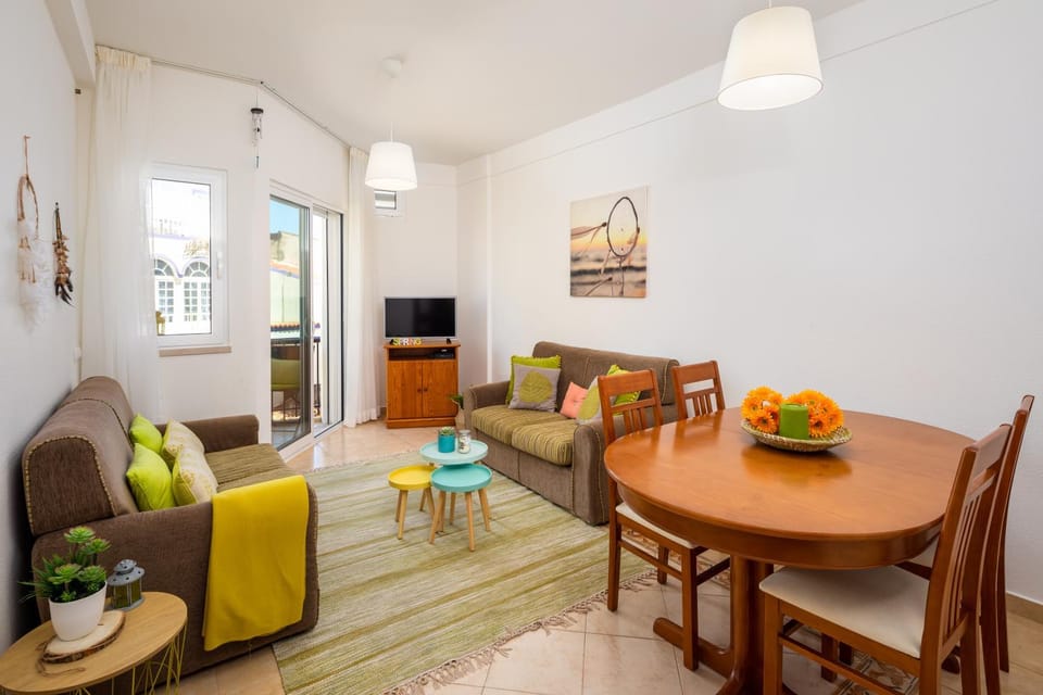 TV and multimedia, Living room, Dining area