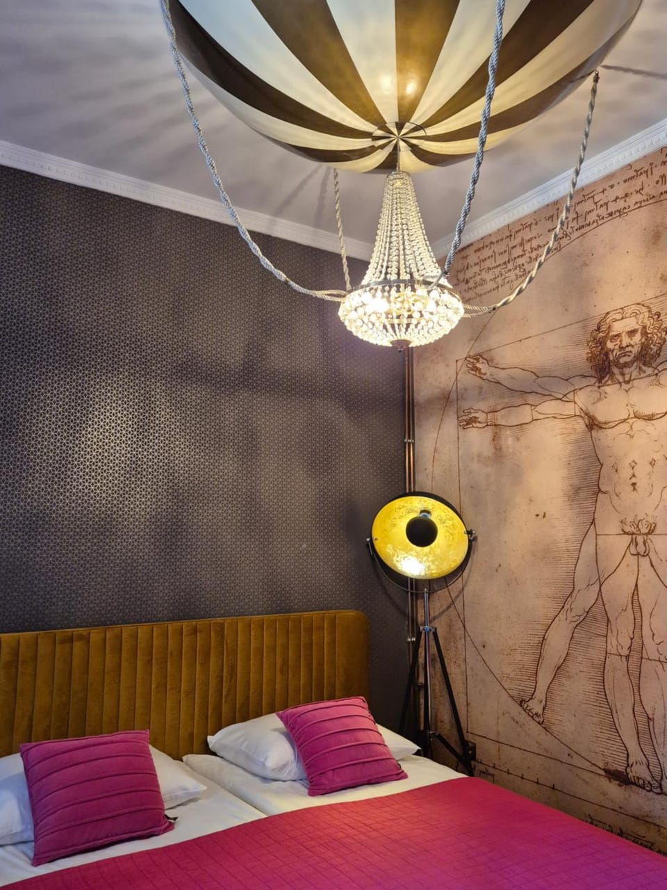 Bed, Photo of the whole room
