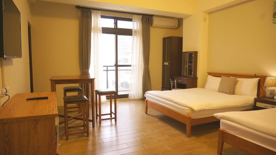 Shower, Toilet, Bathroom, TV and multimedia, Coffee/tea facilities, Balcony/Terrace, Balcony/Terrace, Photo of the whole room, Decorative detail, Decorative detail, Bedroom, On site, bunk bed, Family, Family, Family