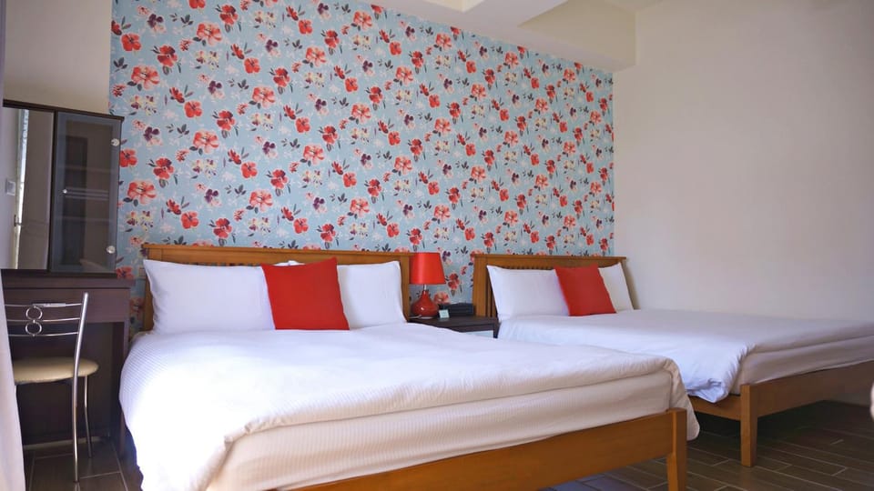 Shower, Toilet, Bathroom, TV and multimedia, Coffee/tea facilities, Balcony/Terrace, Photo of the whole room, Decorative detail, Bedroom, On site, bunk bed, Family