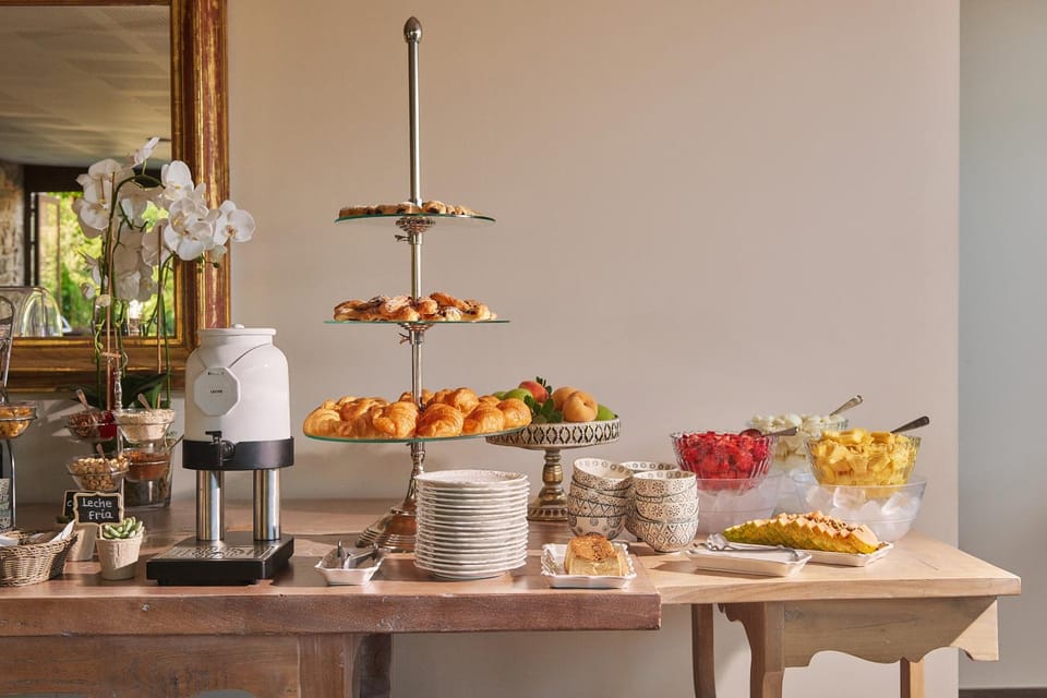 Food and drinks, Food, Breakfast, Continental breakfast, Buffet breakfast