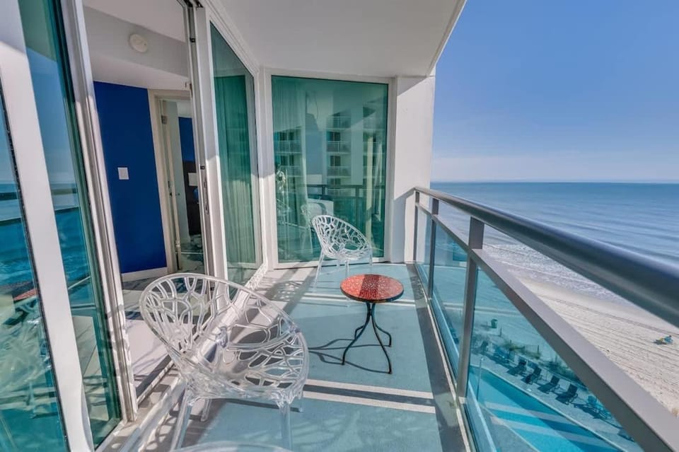 Amazing Oceanfront 2BR condo with pools and views House in Myrtle Beach