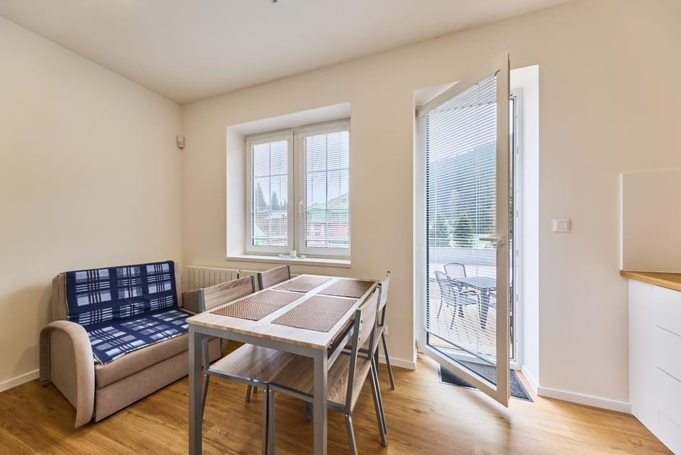 View (from property/room), Balcony/Terrace, Kitchen or kitchenette, Living room, Seating area, Dining area