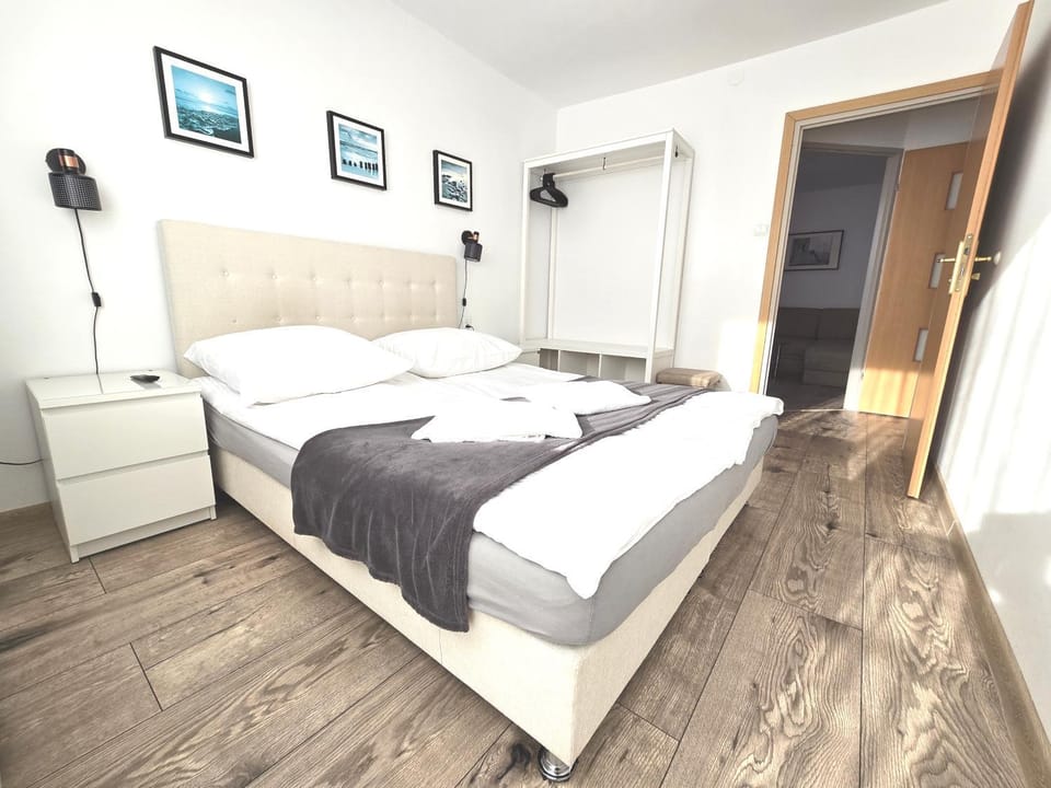 Bed, Photo of the whole room, Bedroom, towels, wardrobe