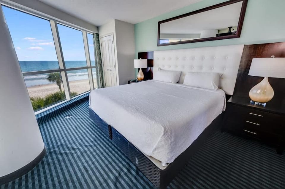 Seaside condo w hot tub & private balcony House in Myrtle Beach