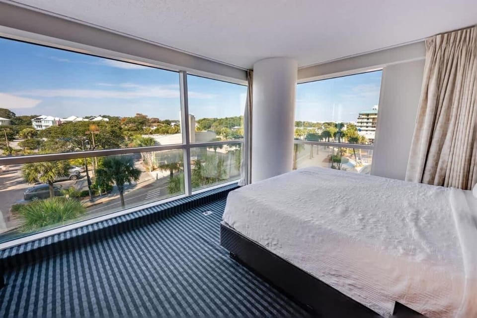 Seaside condo w hot tub & private balcony House in Myrtle Beach