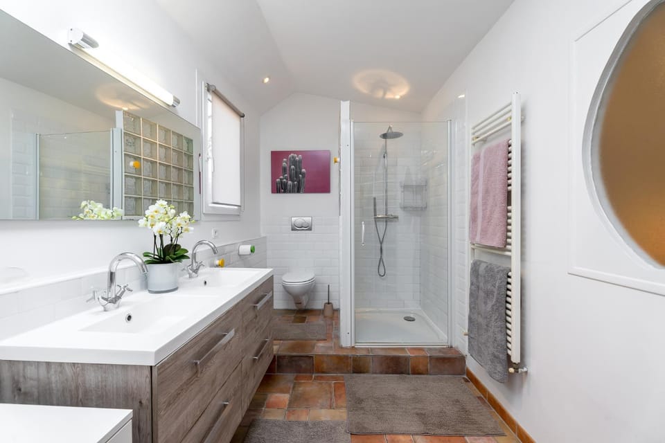 Shower, Toilet, Bathroom