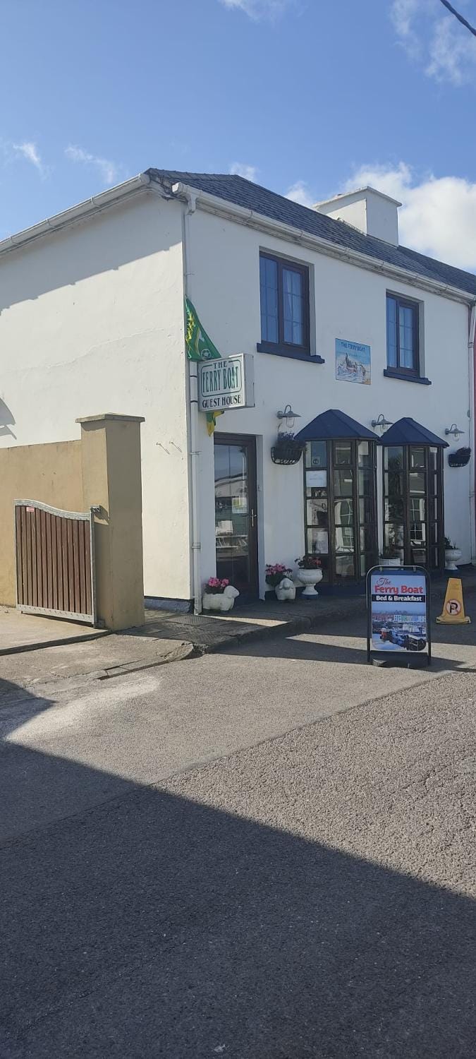 Property building, Day, Parking