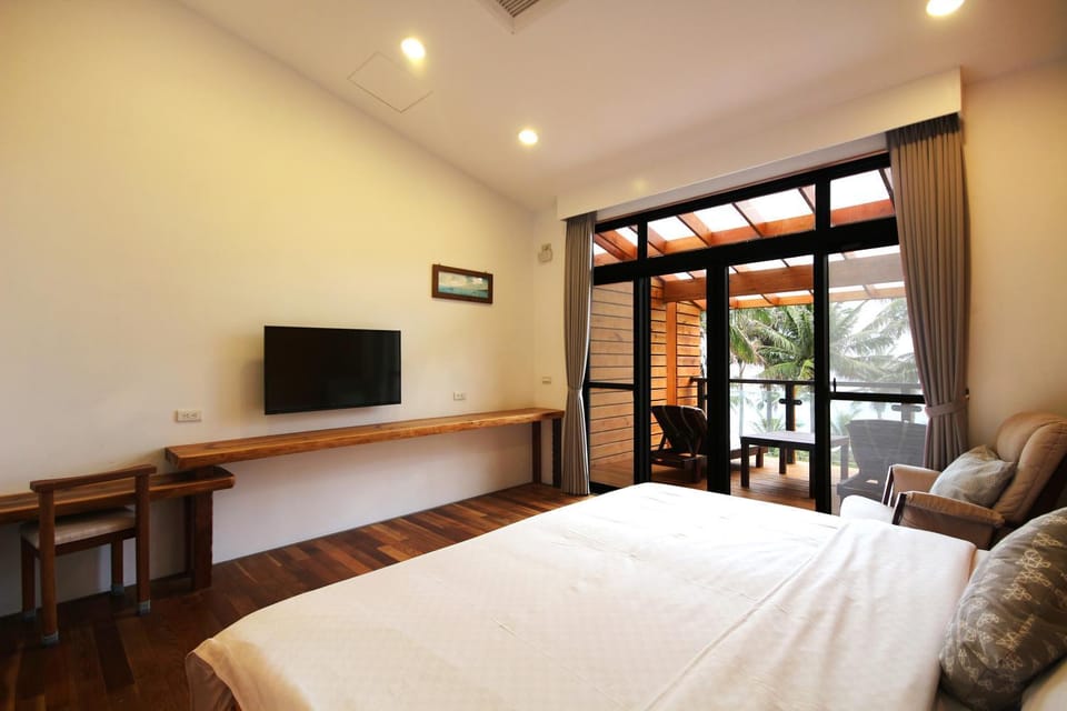 Photo of the whole room, Sea view, bunk bed
