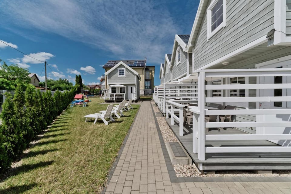 Property building, Garden, sunbed