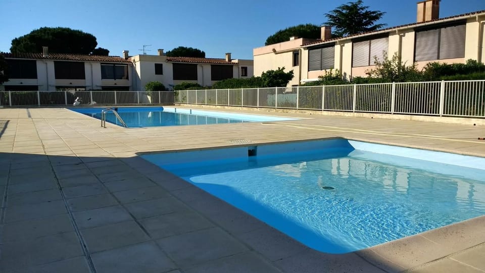 Swimming pool, Sports