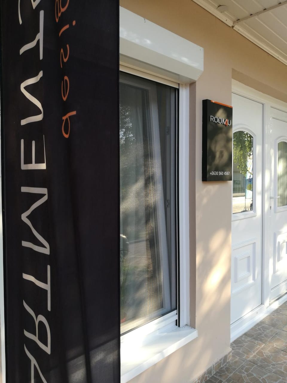 Facade/entrance