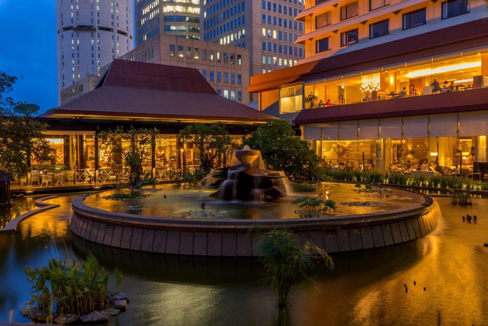 Property building, Restaurant/places to eat, Inner courtyard view