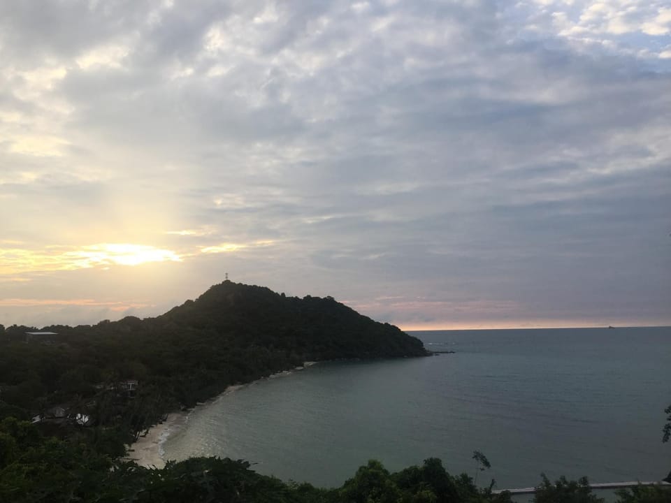 Sea Breeze Resort - SHA Plus Resort in Ban Tai