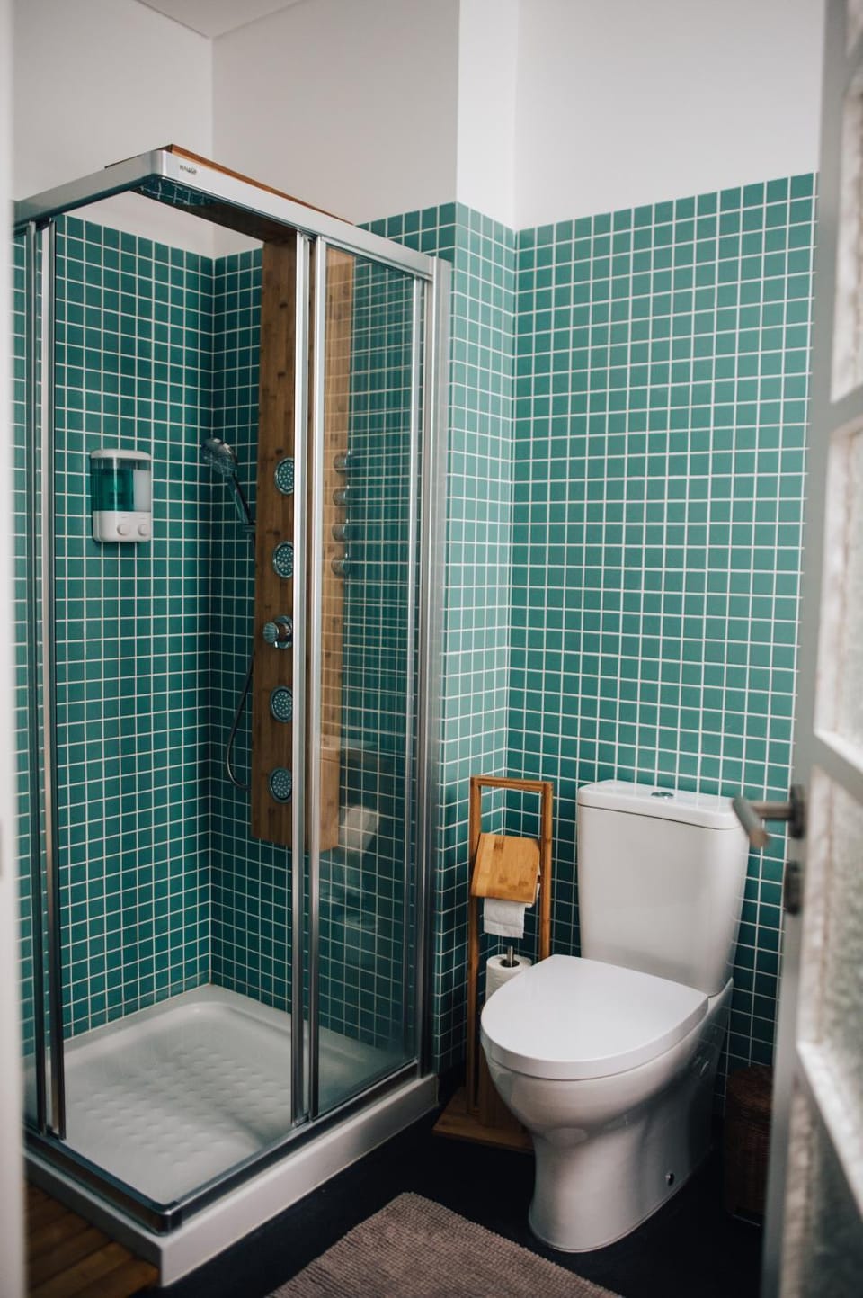 Shower, Toilet