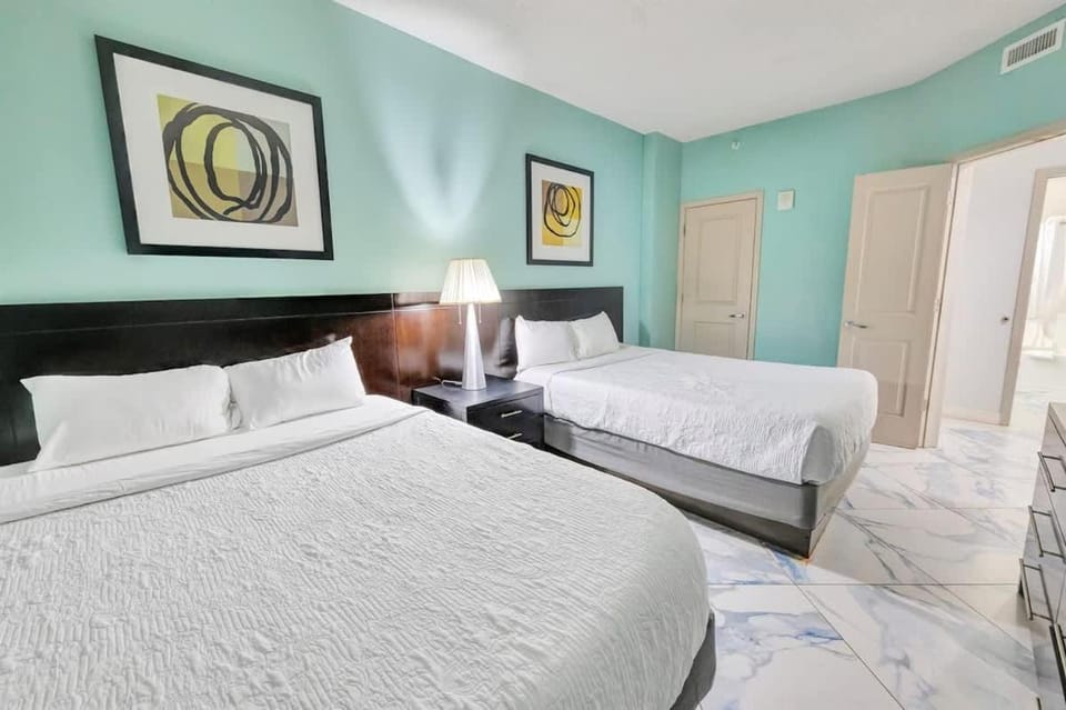Amazing Beachfront Condo with Nice Hot tub & Pools House in Myrtle Beach