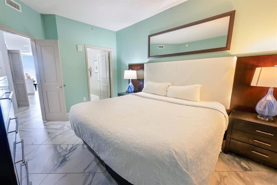 Amazing Beachfront Condo with Nice Hot tub & Pools House in Myrtle Beach